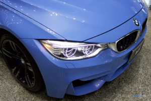 BMW M3 セダンのヘッドライト